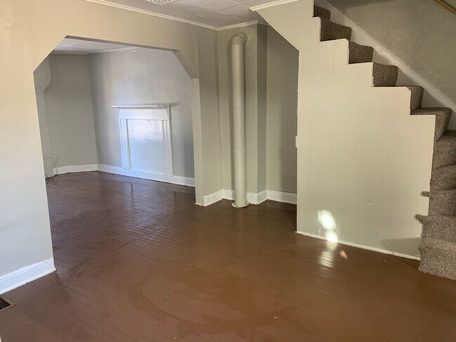 Building Photo - 176-176 E High St