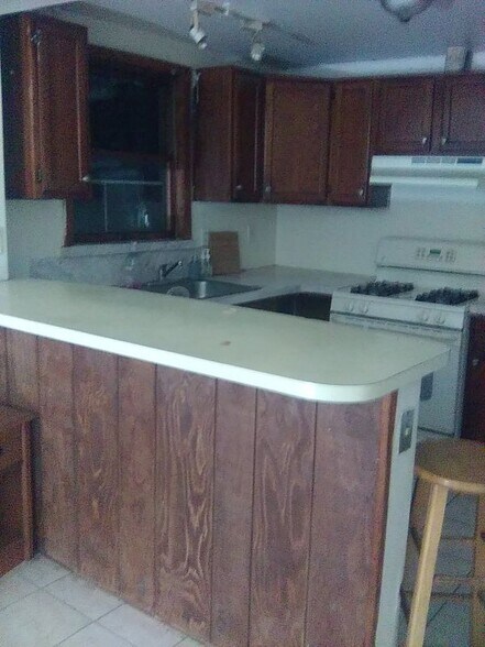 Building Photo - 516 Lincoln Hwy