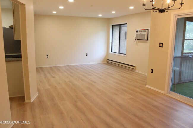 Building Photo - 7 Pine Cluster Cir