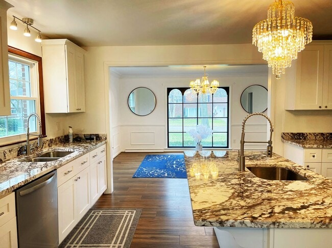 Building Photo - 309 Dorchester Rd