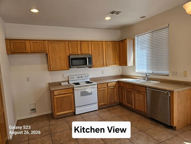Building Photo - 1107 E San Tan Dr