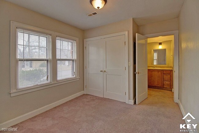 Building Photo - 1156 N Emporia St