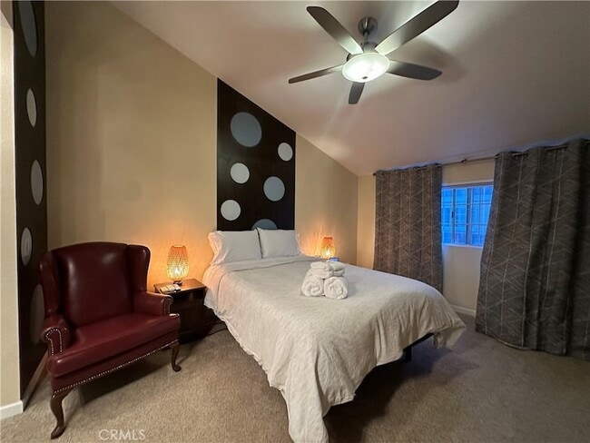 Building Photo - 2217 Vanderbilt Ln