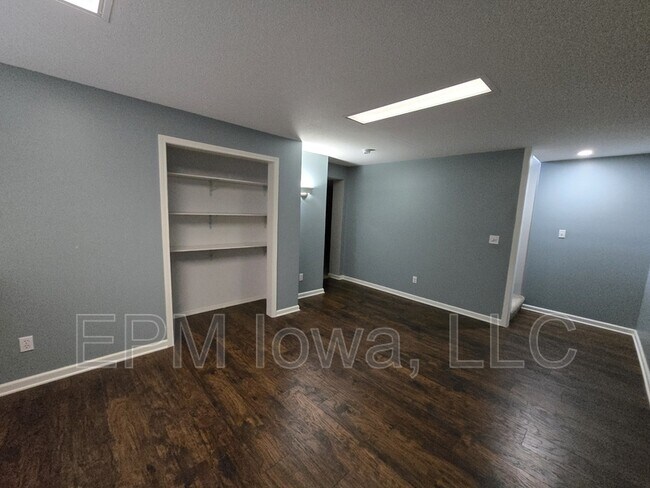 Building Photo - 1138 White Ivy Pl NE