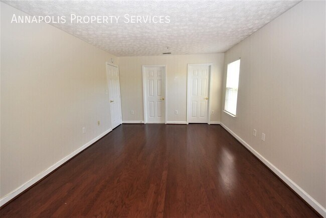 Building Photo - 621 Admiral Dr