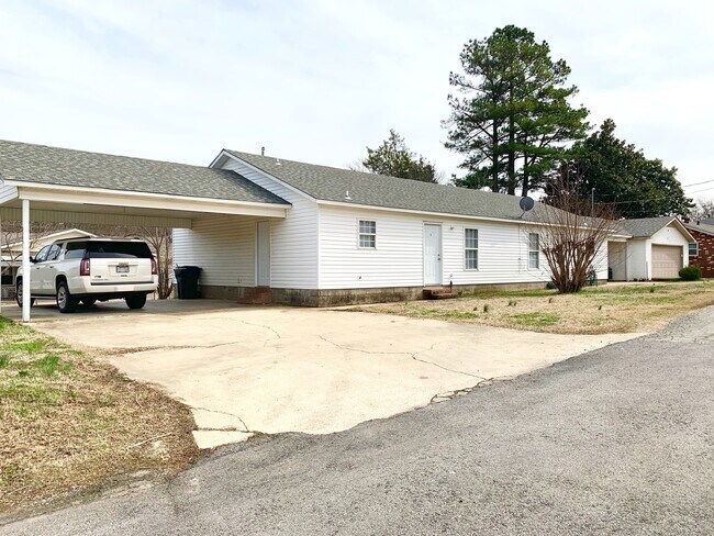 Building Photo - A-C Hill