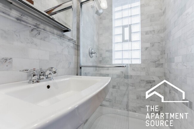 Building Photo - 2920 W Cullom Ave