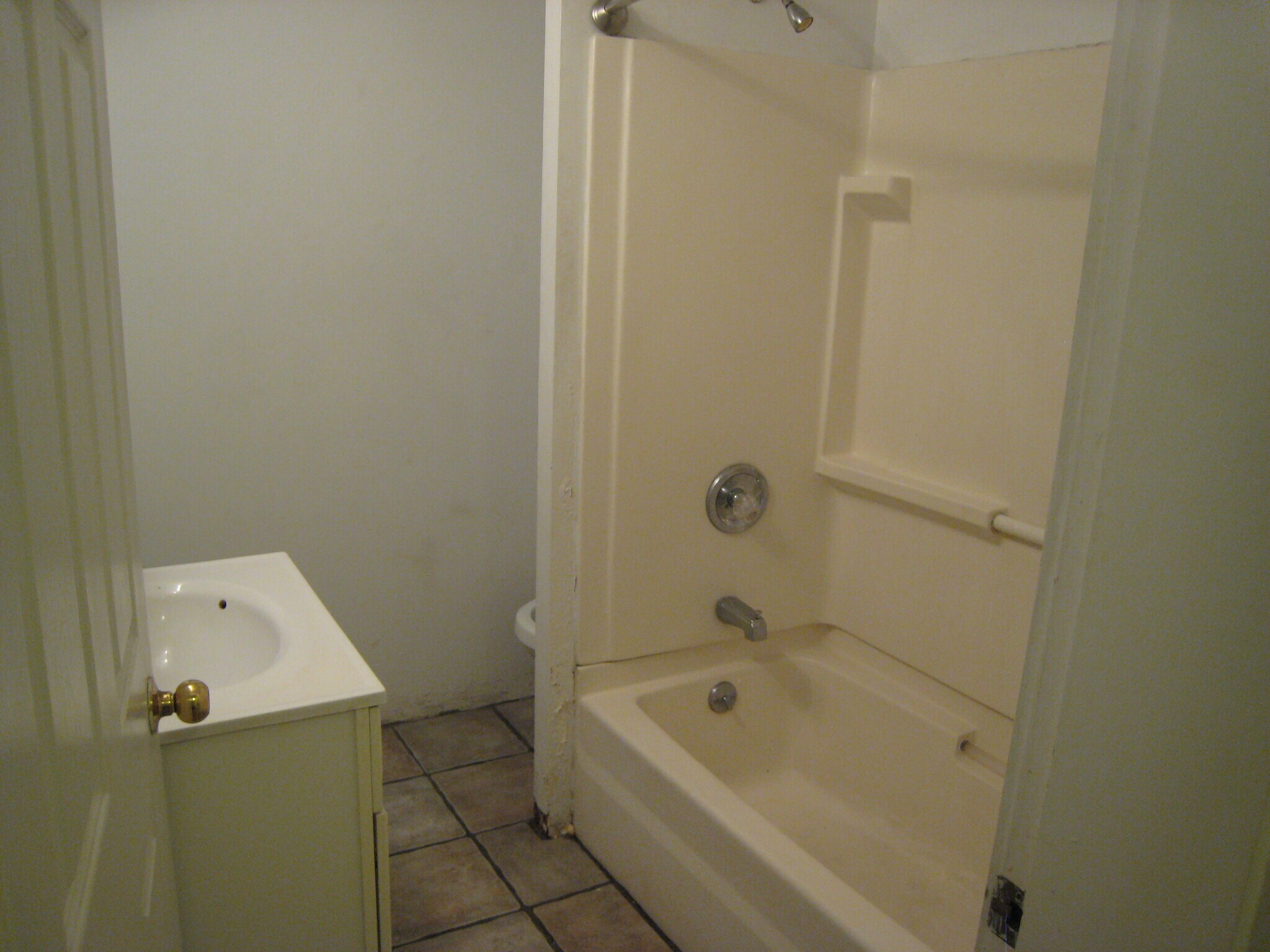 Building Photo - 54 Egmont St