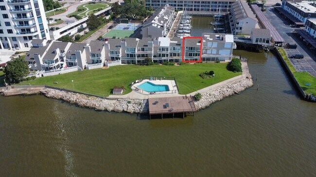 Building Photo - 10 Mariner Village Dr
