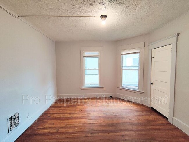 Building Photo - 1644 Chapel St