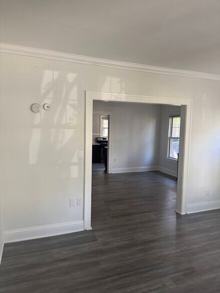 Building Photo - 3006 South Dakota Ave NE