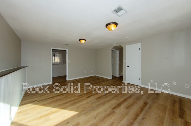 Building Photo - 4405 Ocean Ave