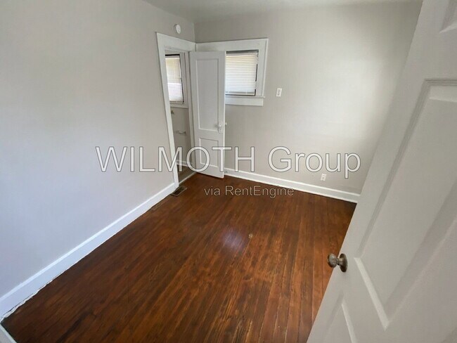 Building Photo - 1535 Kappes St