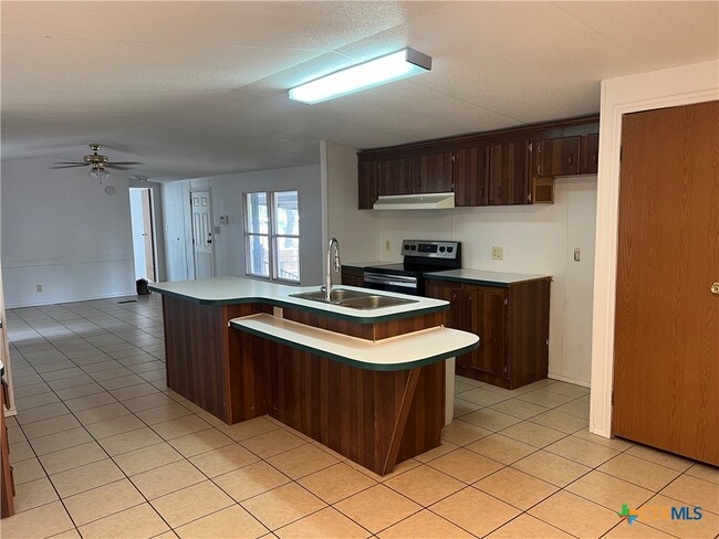 Building Photo - 222 Buckhorn Dr