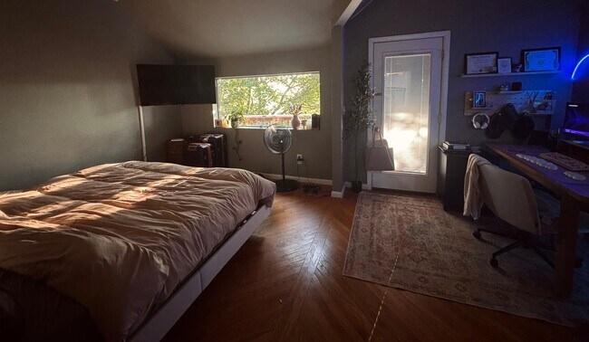 Building Photo - Foxhall Court