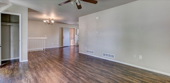 Building Photo - 747 Ponderosa Dr