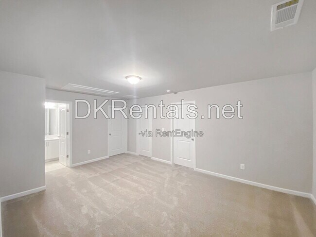 Building Photo - 1466 Fern Ridge Ln