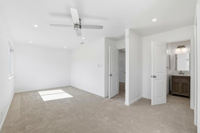 Building Photo - 1861 Nelson Dr