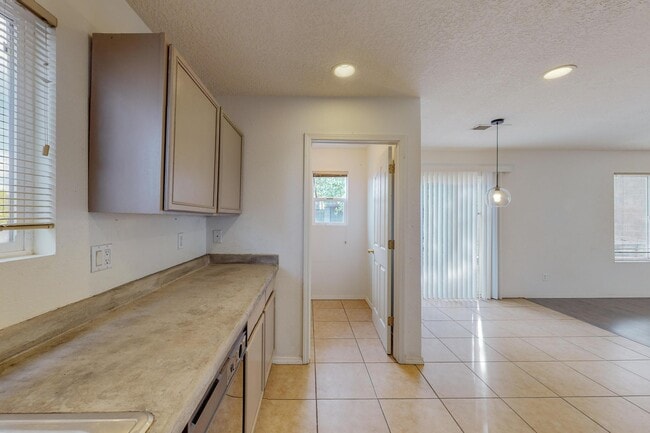 Building Photo - 6056 Malpais Park Ave NW