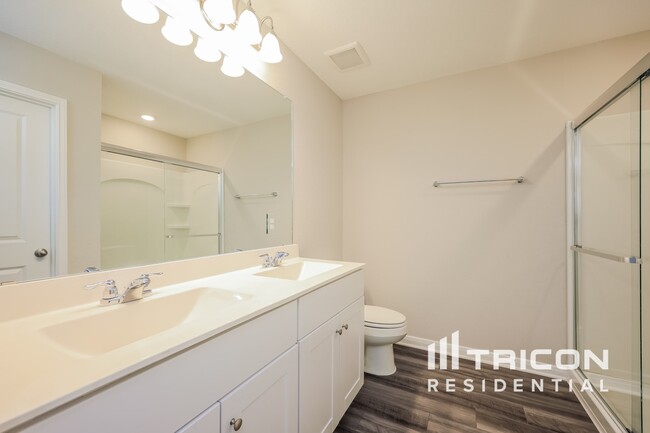 Building Photo - 14351 Palm Ridge
