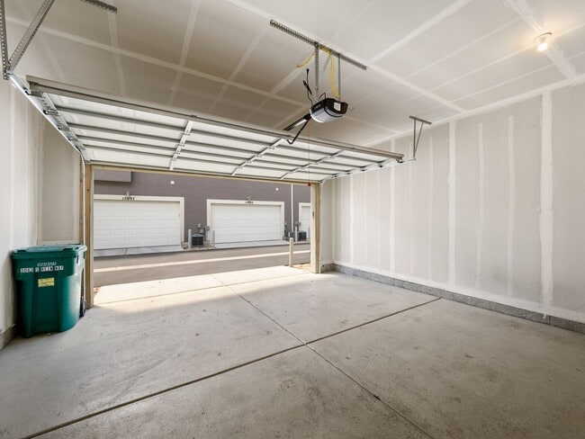 Building Photo - 15083 S Reins Wy