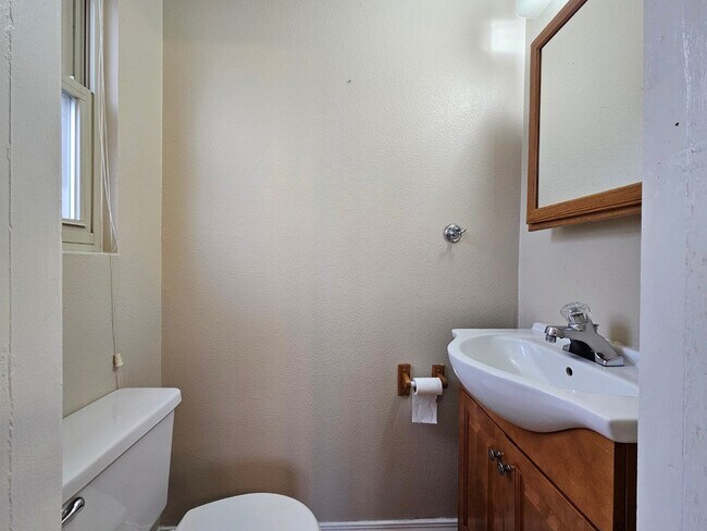 Building Photo - 1059 Worchester St