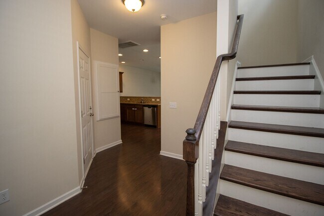 Building Photo - 106 Shumard Oak Ct