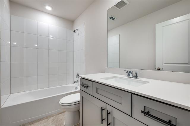 Building Photo - 1600 Bleriot Ct