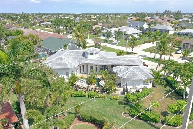 Building Photo - 2417 Cape Coral Pkwy W