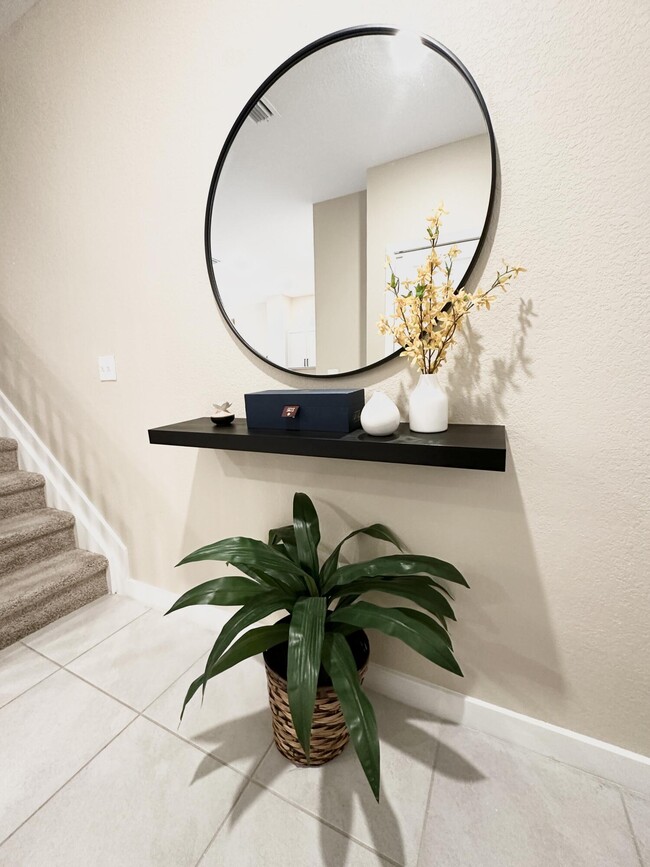 Building Photo - 69 Bandol St