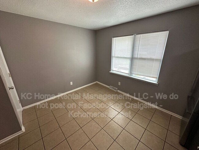 Building Photo - 420 N Jennings Rd