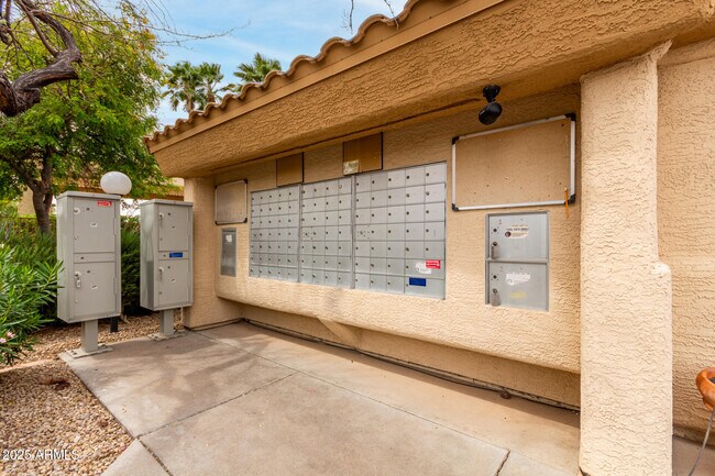 Building Photo - 9253 N Firebrick Dr