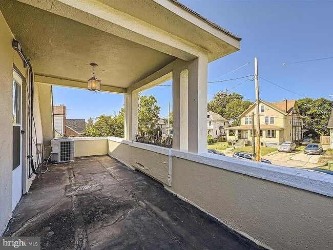 Building Photo - 3101 Gibbons Ave