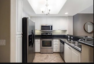 Building Photo - $2,750 - 1 Bed / 1 Bath Bottom Floor Beautiful Condo at Regents La Jolla