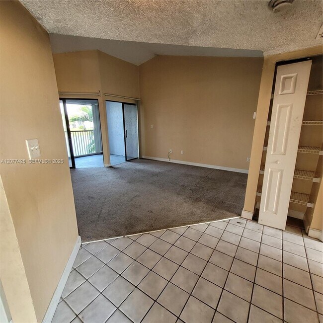 Building Photo - 1051 Jefferson Dr