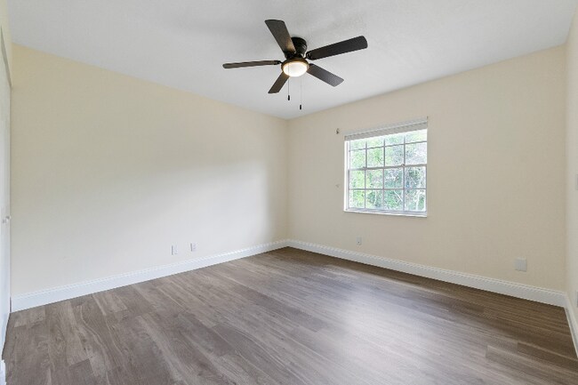 Building Photo - 47 Farragut Dr