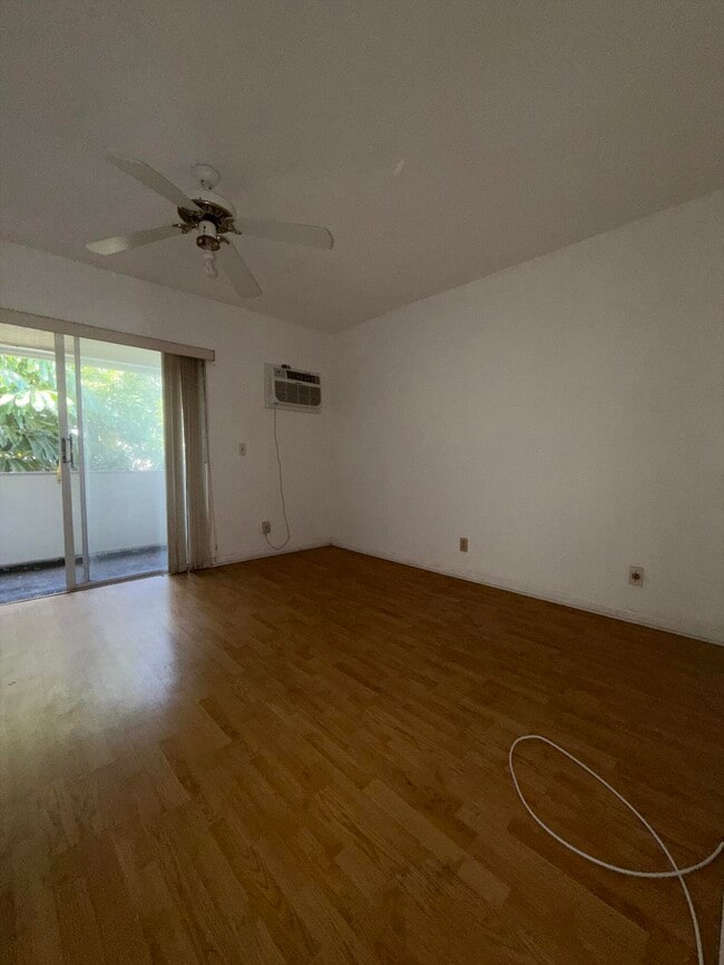 Building Photo - 152 Berkshire G