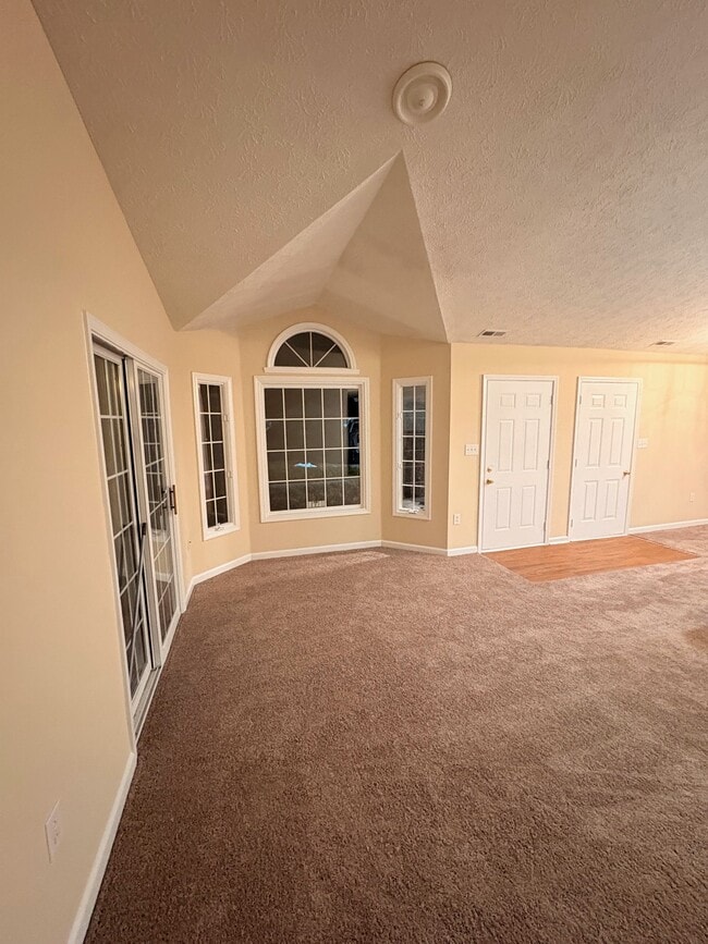 Building Photo - 10756 Central Ave