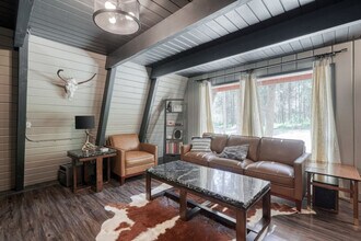 Building Photo - 3511 Springfield Dr