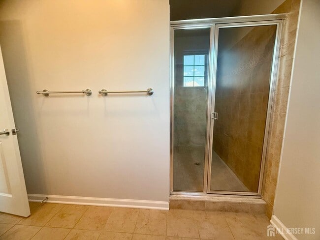 Building Photo - 531 Doral Ct
