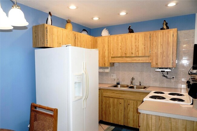 Building Photo - 4330 Tahitian Gardens Cir