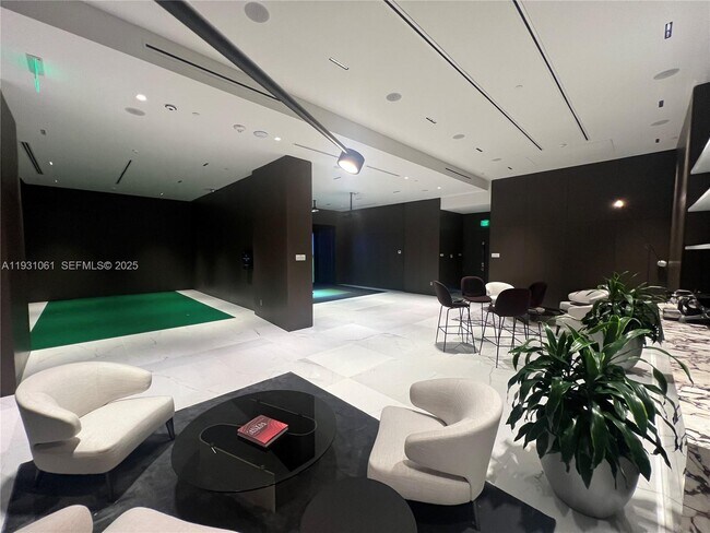 Building Photo - 300 Biscayne Blvd Way