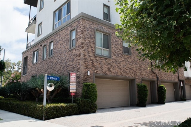 Building Photo - 12705 Bluff Creek Dr