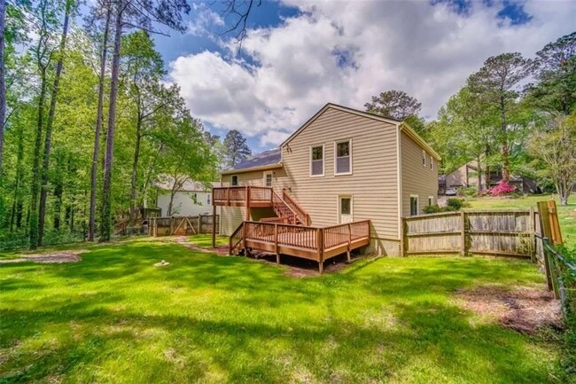 Building Photo - 2218 Woodfern Dr