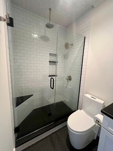 Building Photo - 676 Mohawk St,