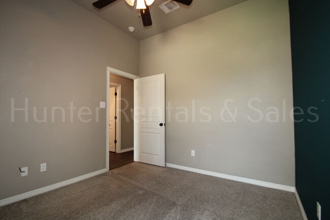 Building Photo - Temple 4 bedroom in Carriage House Subdivi...