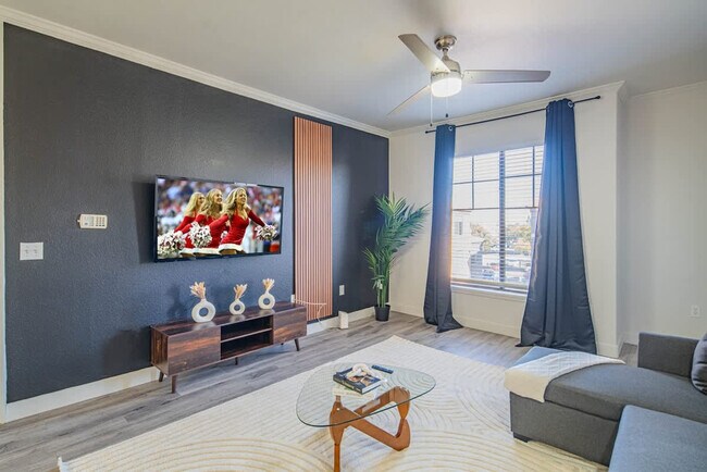 Building Photo - 7455 N 95th Ave