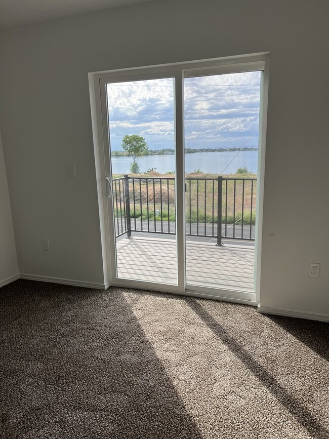 Building Photo - 2821 W Marina Dr