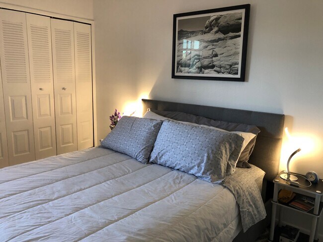 Building Photo - 149 Calle Ojo Feliz