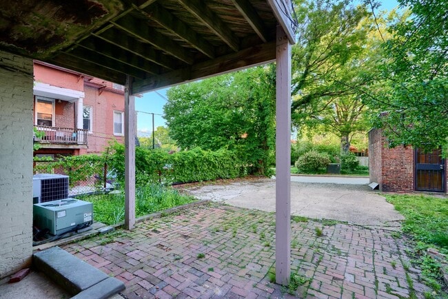 Building Photo - 1317 Eutaw Pl